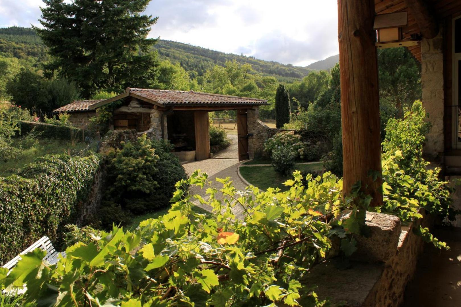 Bed and Breakfast Le Clos Du Martouret à Roisey Extérieur photo